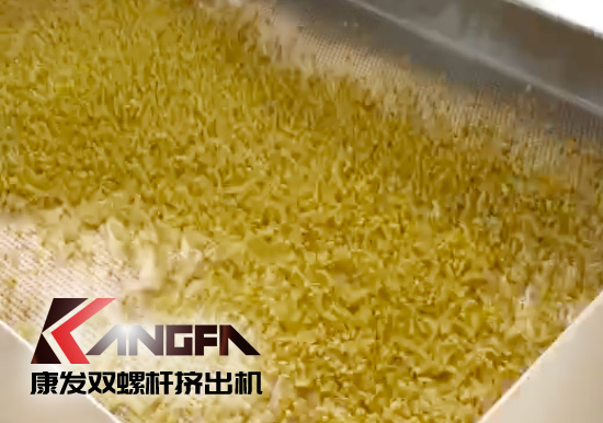 提升形象、完善產(chǎn)品及服務(wù)質(zhì)量。康發(fā)雙螺桿擠出機(jī)新疆烏魯木齊某客戶服務(wù)回訪！